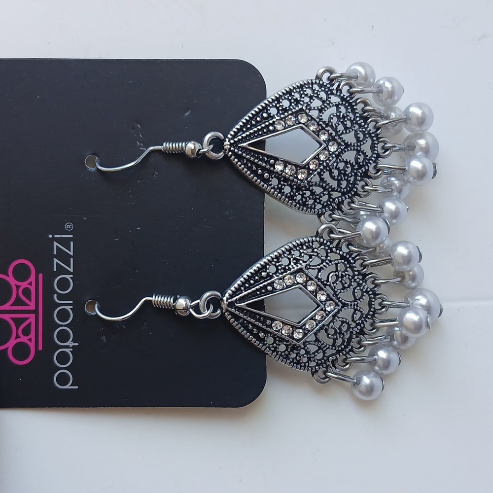 Paparazzi Silver and Pearl Drop Earrings